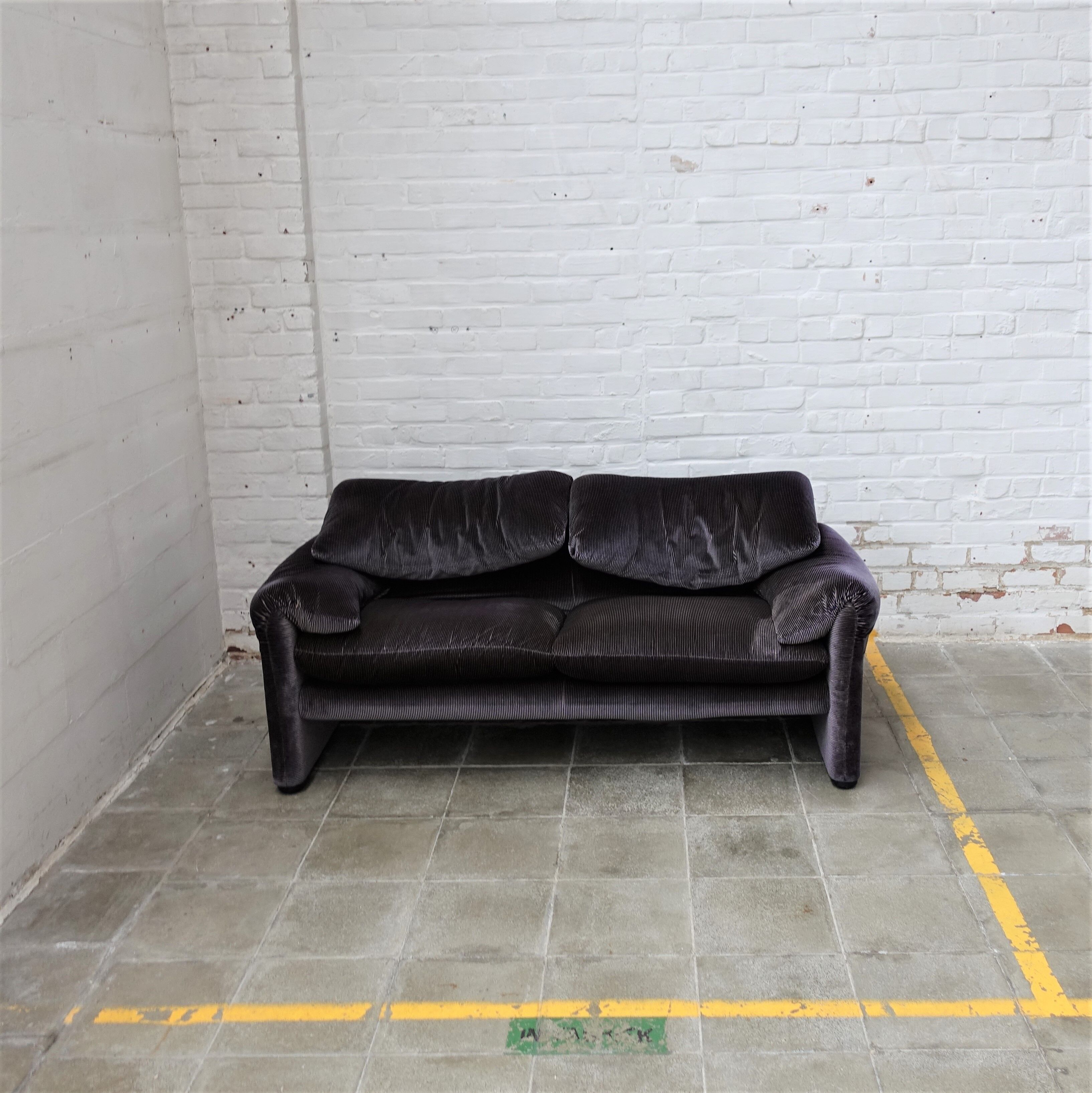 Vintage Maralunga 2-seater sofa