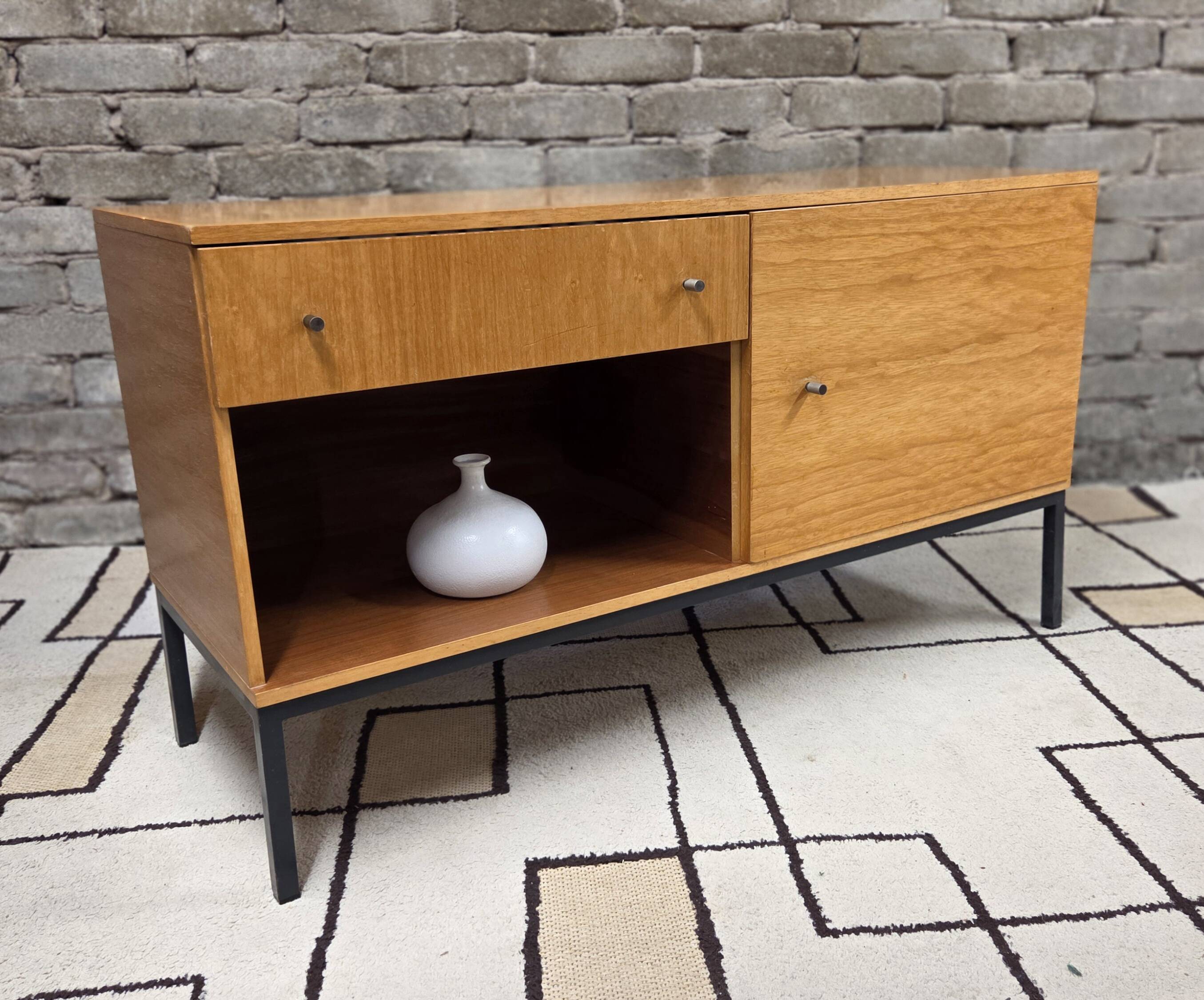 Small vintage sideboard on metal legs – 1960s/70s