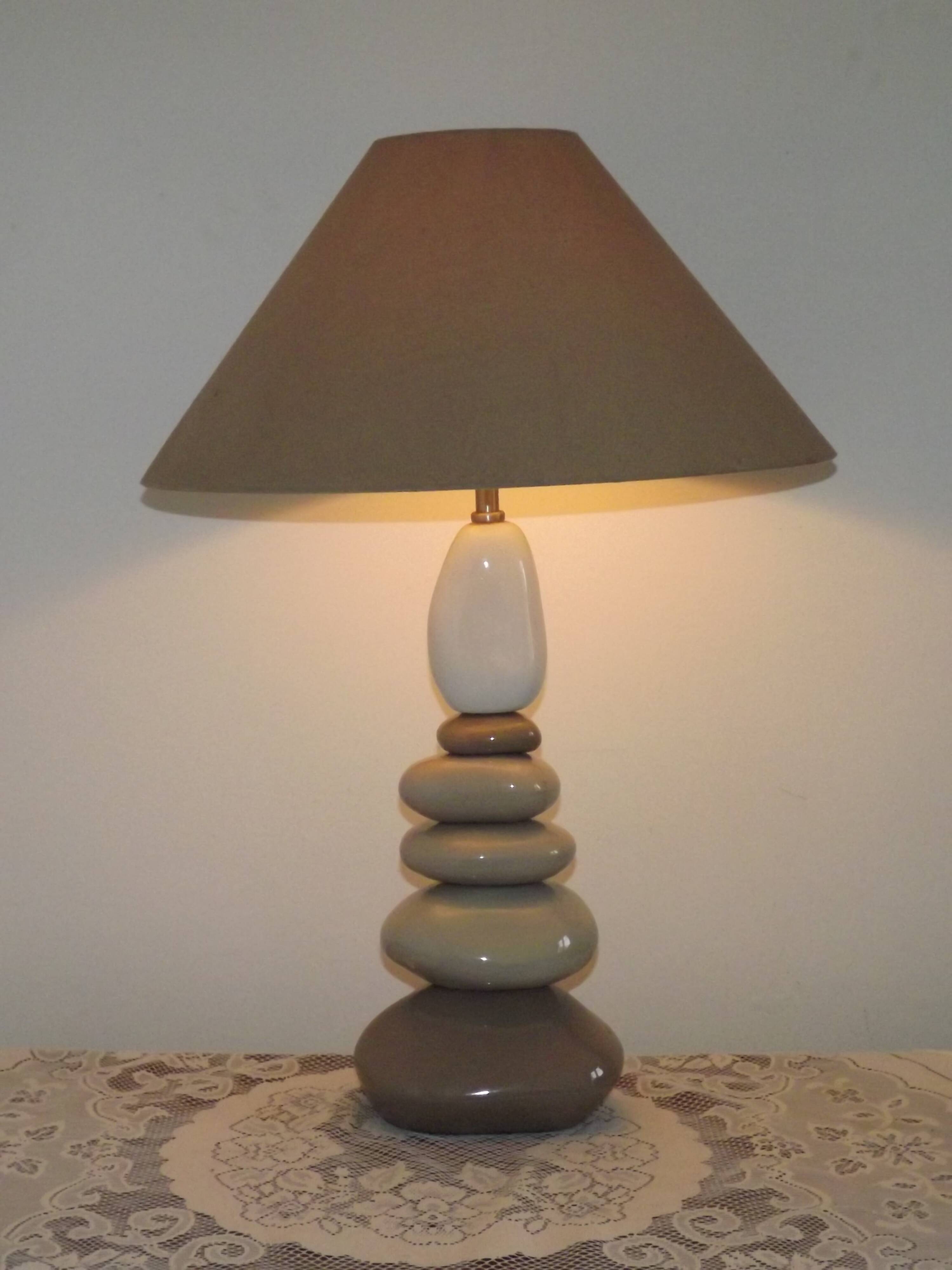 Large vintage table lamp from the 1990s in brown and beige ceramic with a lampshade.