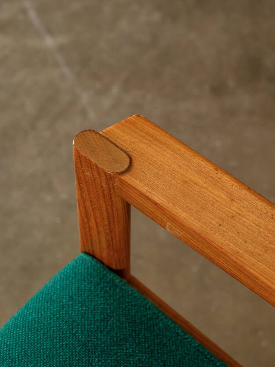 Vintage lounge chair