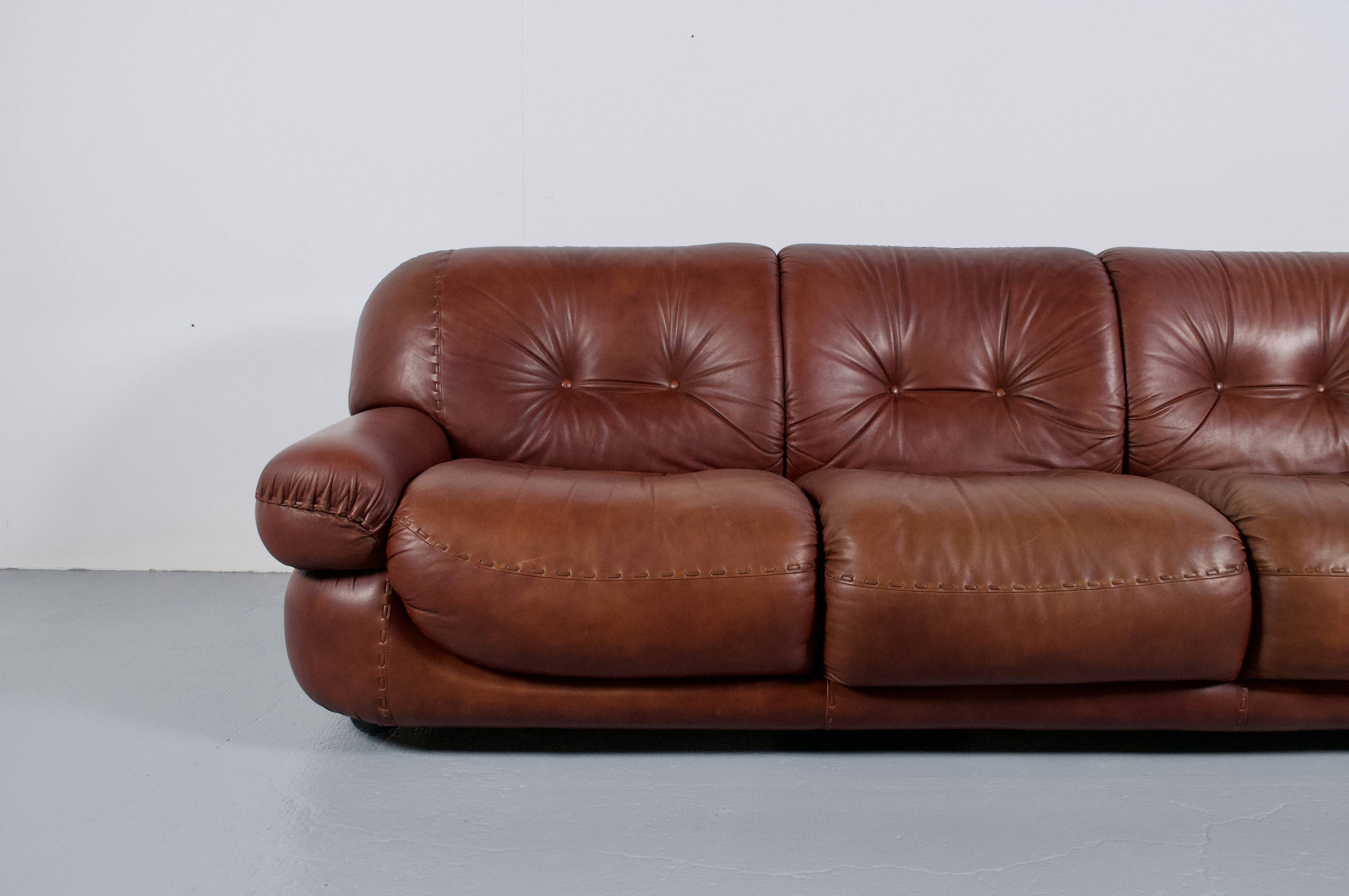 Sapporo leather sofa 1970s by Mobil Girgi publisher