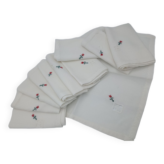Set of 11 napkins