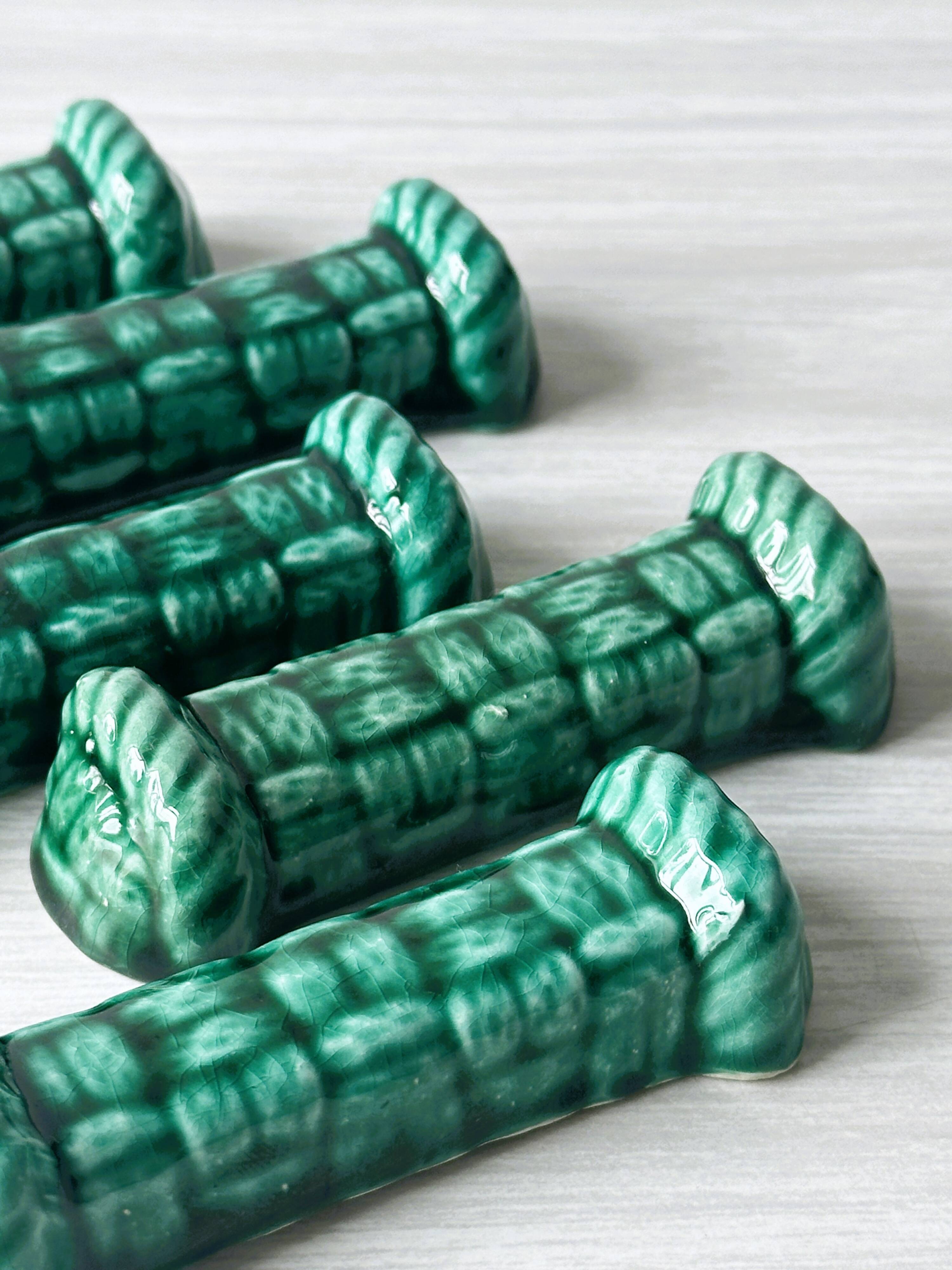 5 green ceramic knife holders with bamboo effect