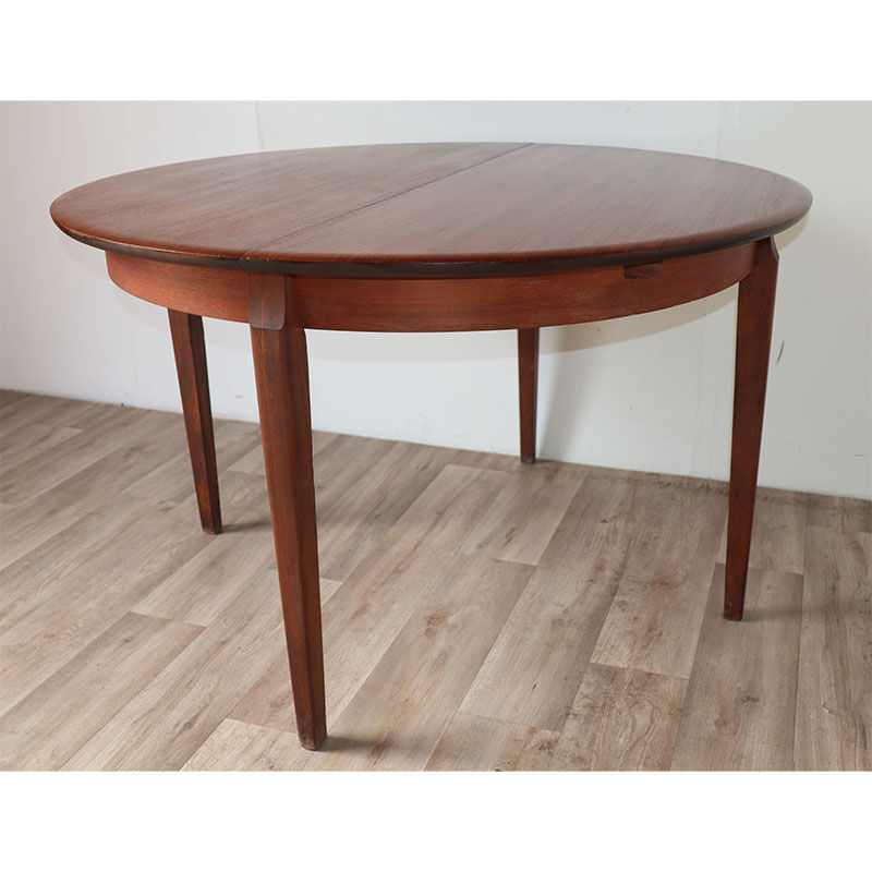 Scandinavian dining table in 1960 extendable teak