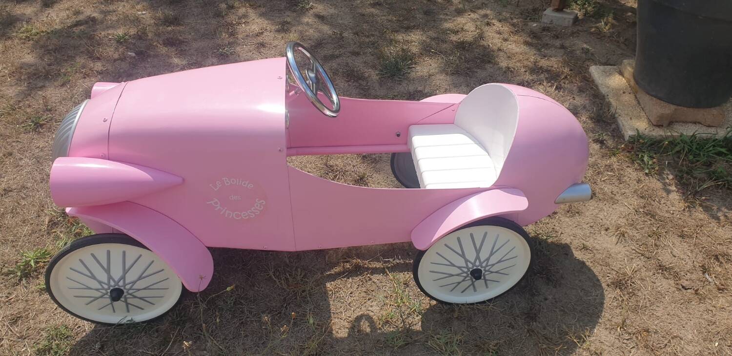 Baghera pedal car