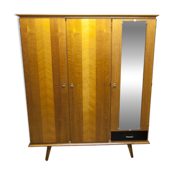 French wardrobe with tapered legs, 3 doors, 1 mirror, 27*130 and 1 t.