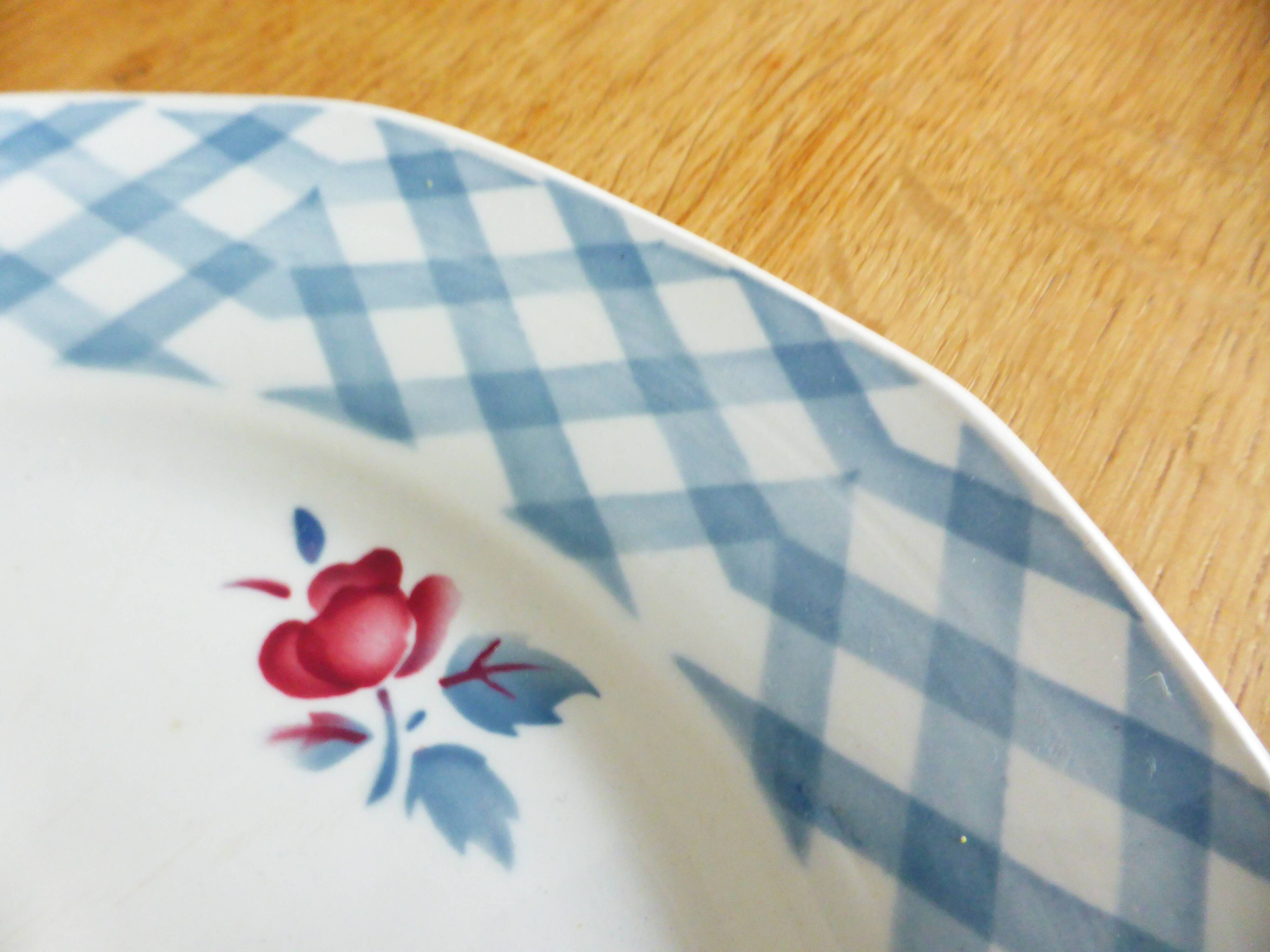 Plate Digoin Sarreguemines model Bastia