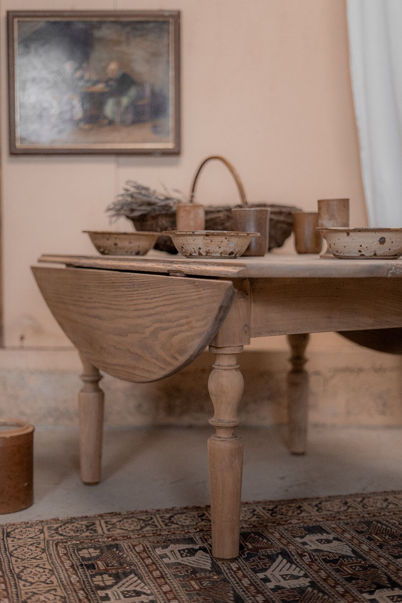 Round coffee table