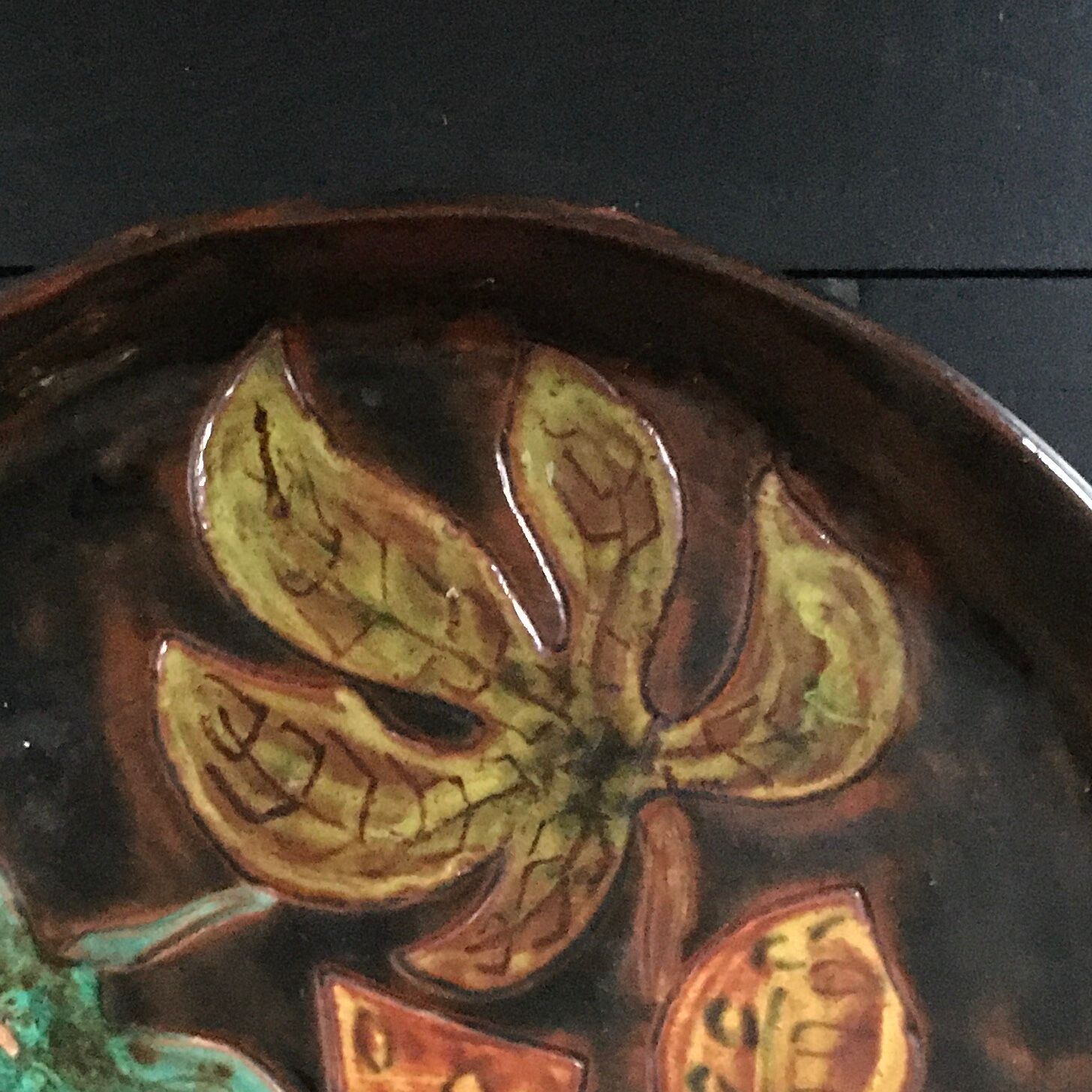 3-leaf plate signed GR