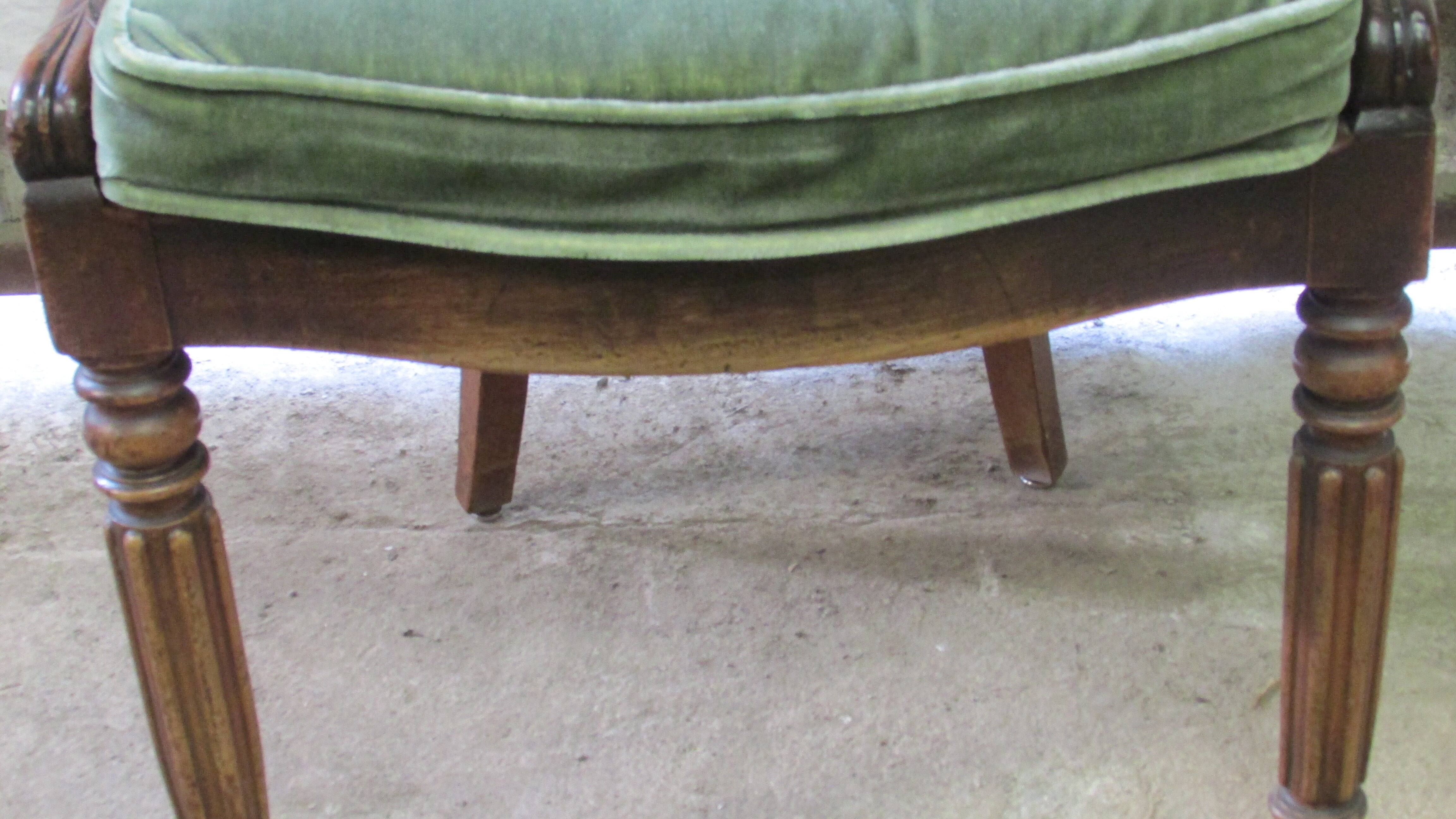 Louis Philippe canned office chair with cushion