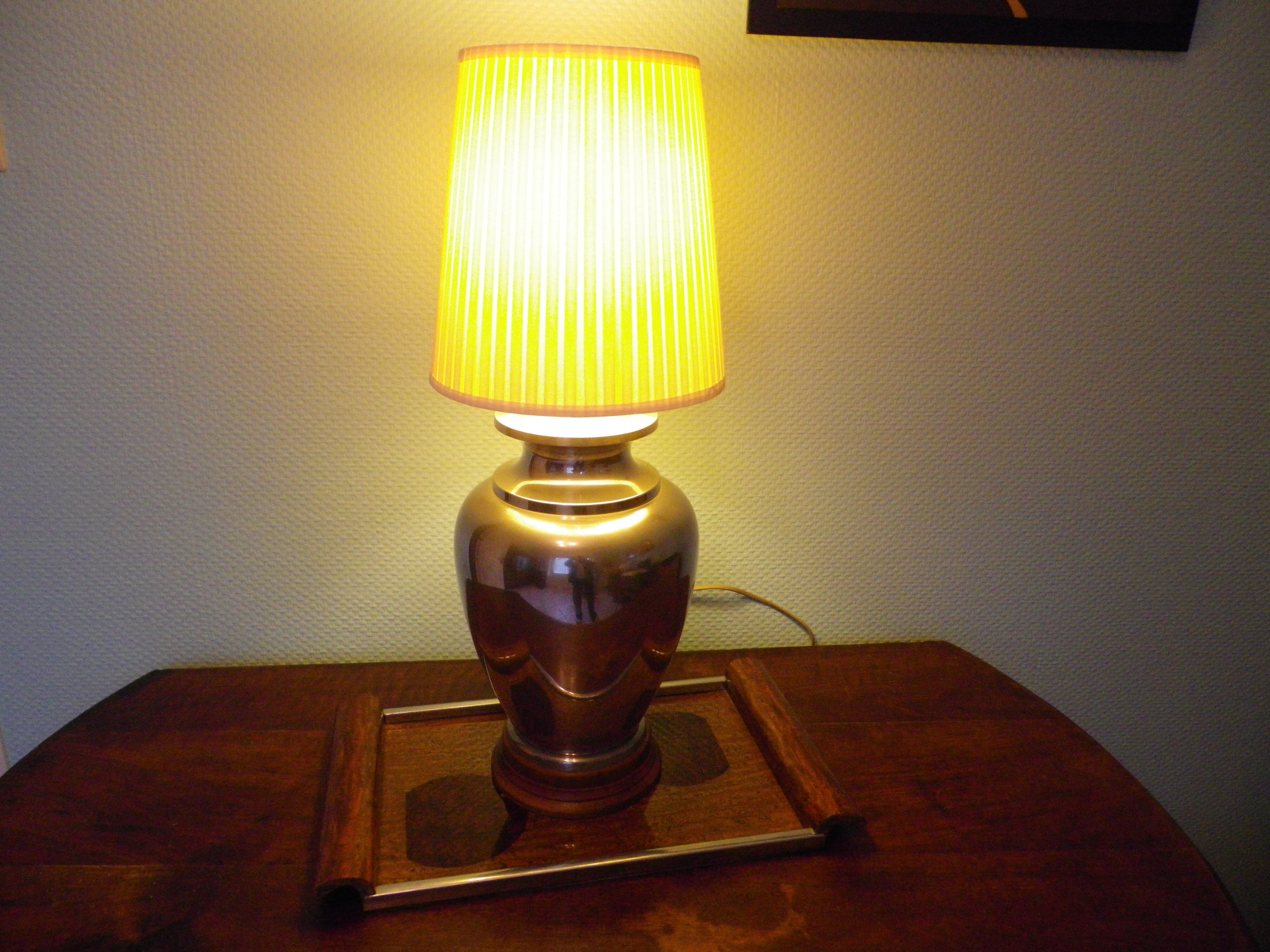 Living room mood lamp, silver metal base, wooden base, pleated lampshade