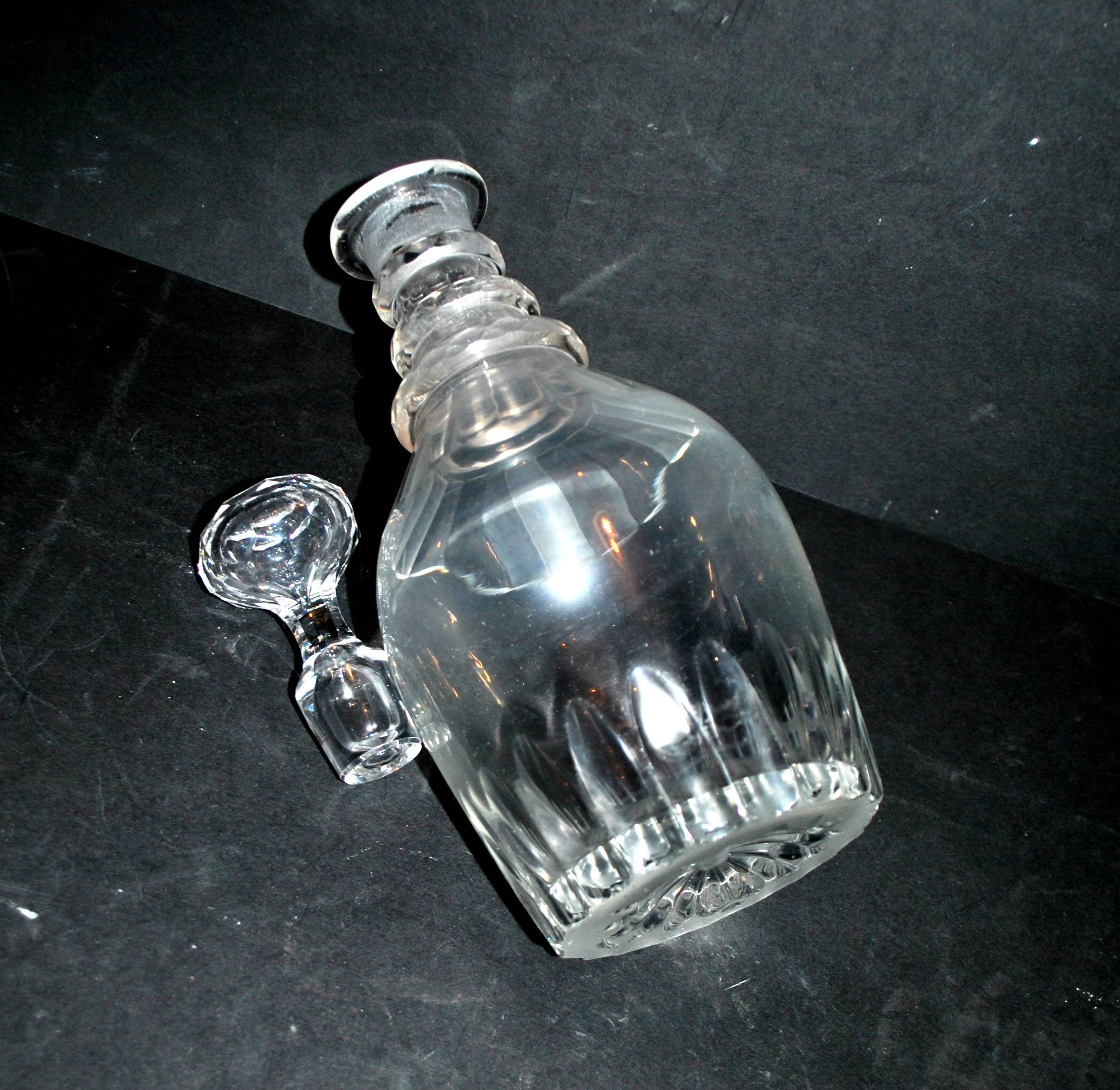 Antique bistro carafe in vintage cut glass, height 28cm