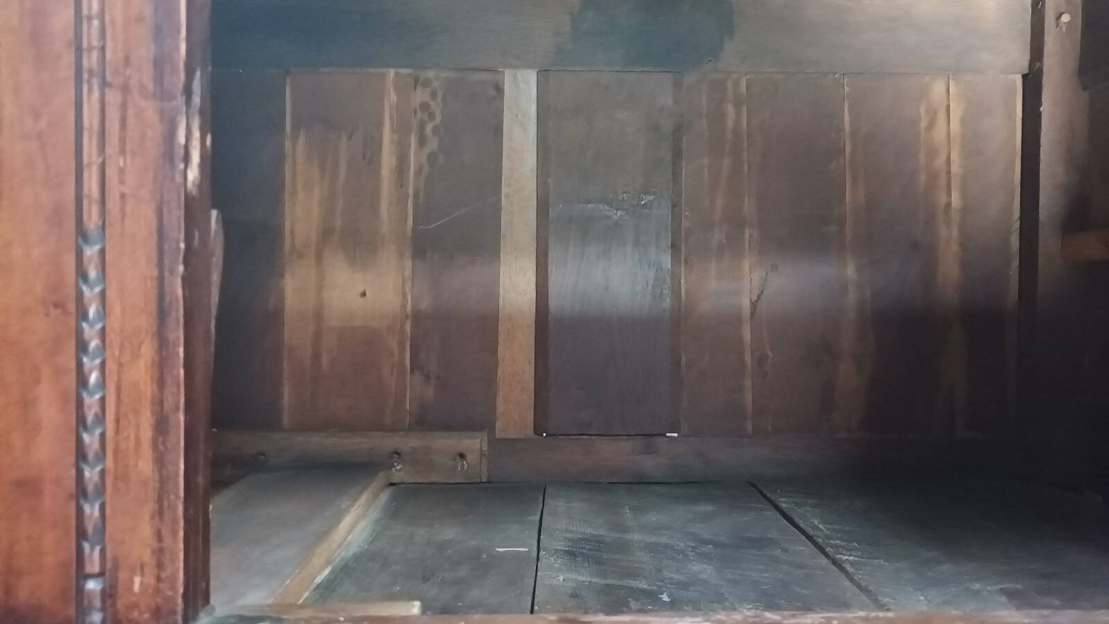Provençal dresser in ash