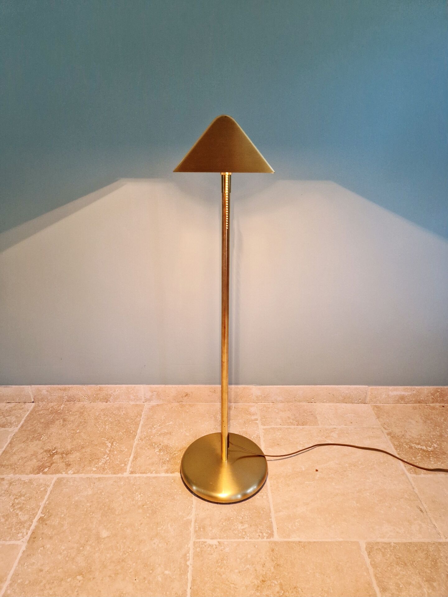 Articulated brass floor lamp, Hollywood Regency style, 1970s-80s.