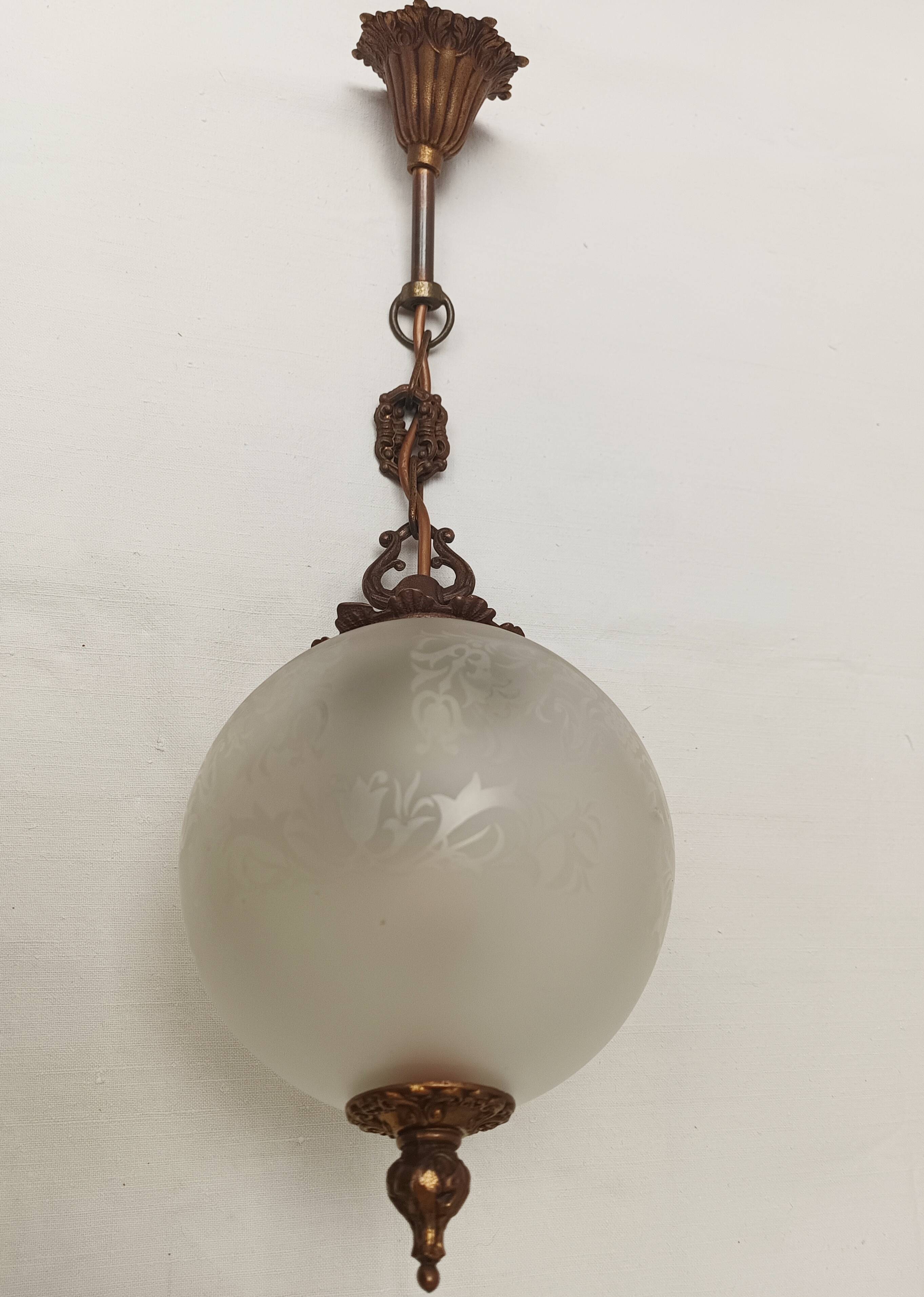 lustre ancien bronze globe gravé lanterne suspensions décoration