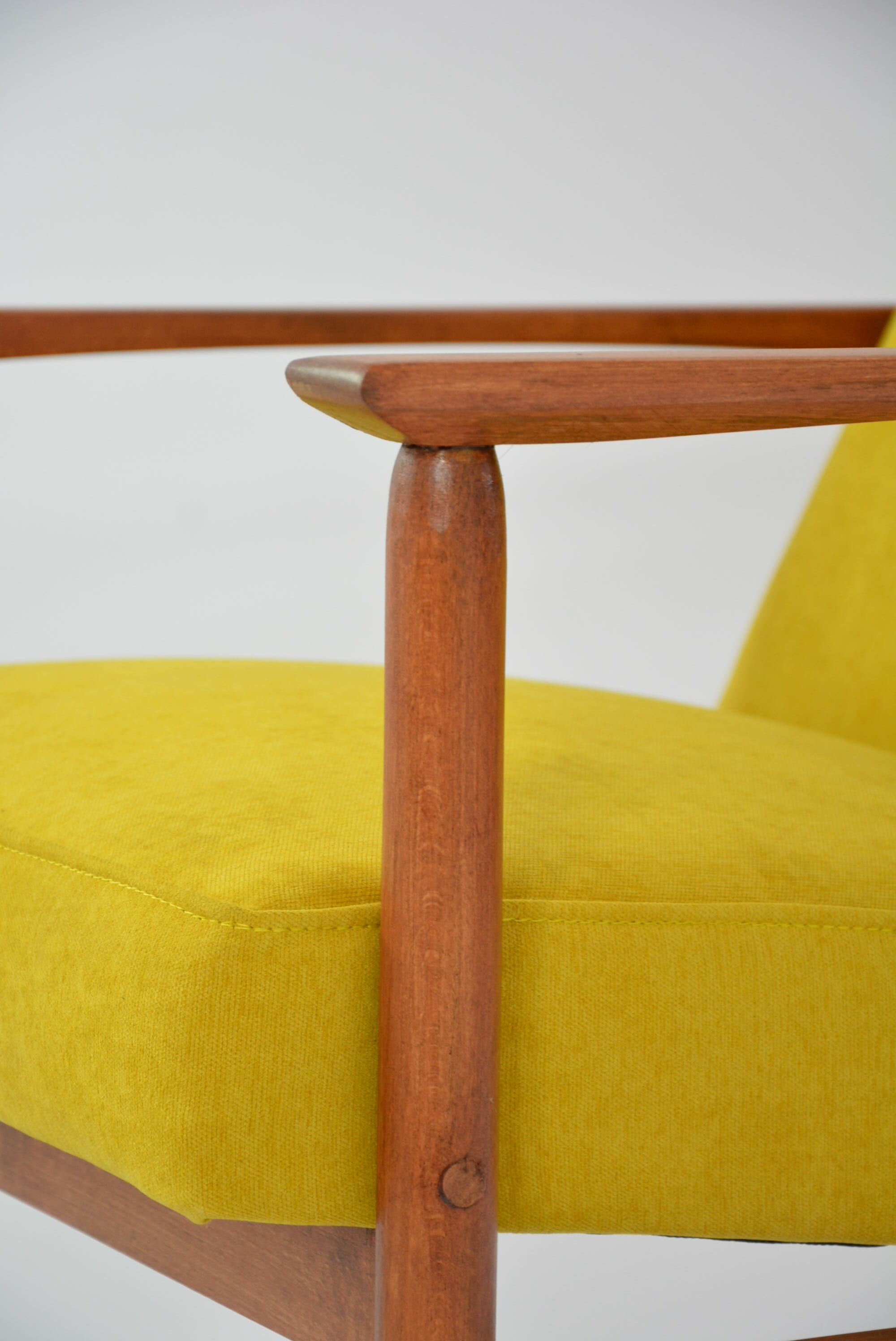 Yellow armchair M