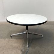Table d'appoint du milieu du siècle par Charles & Ray Eames pour Herman Miller, années 1960