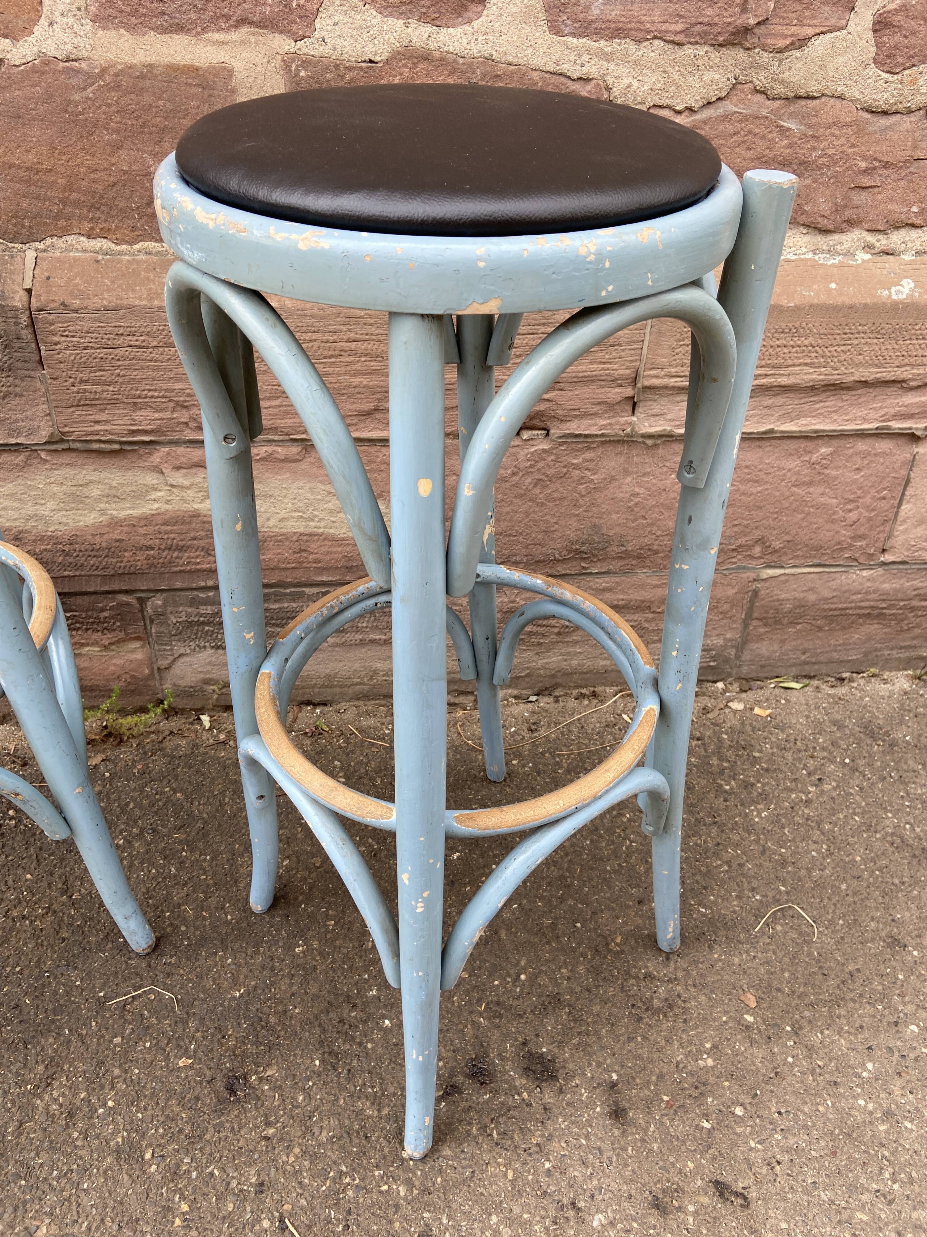 2 stools of bar wood curved imitation leather