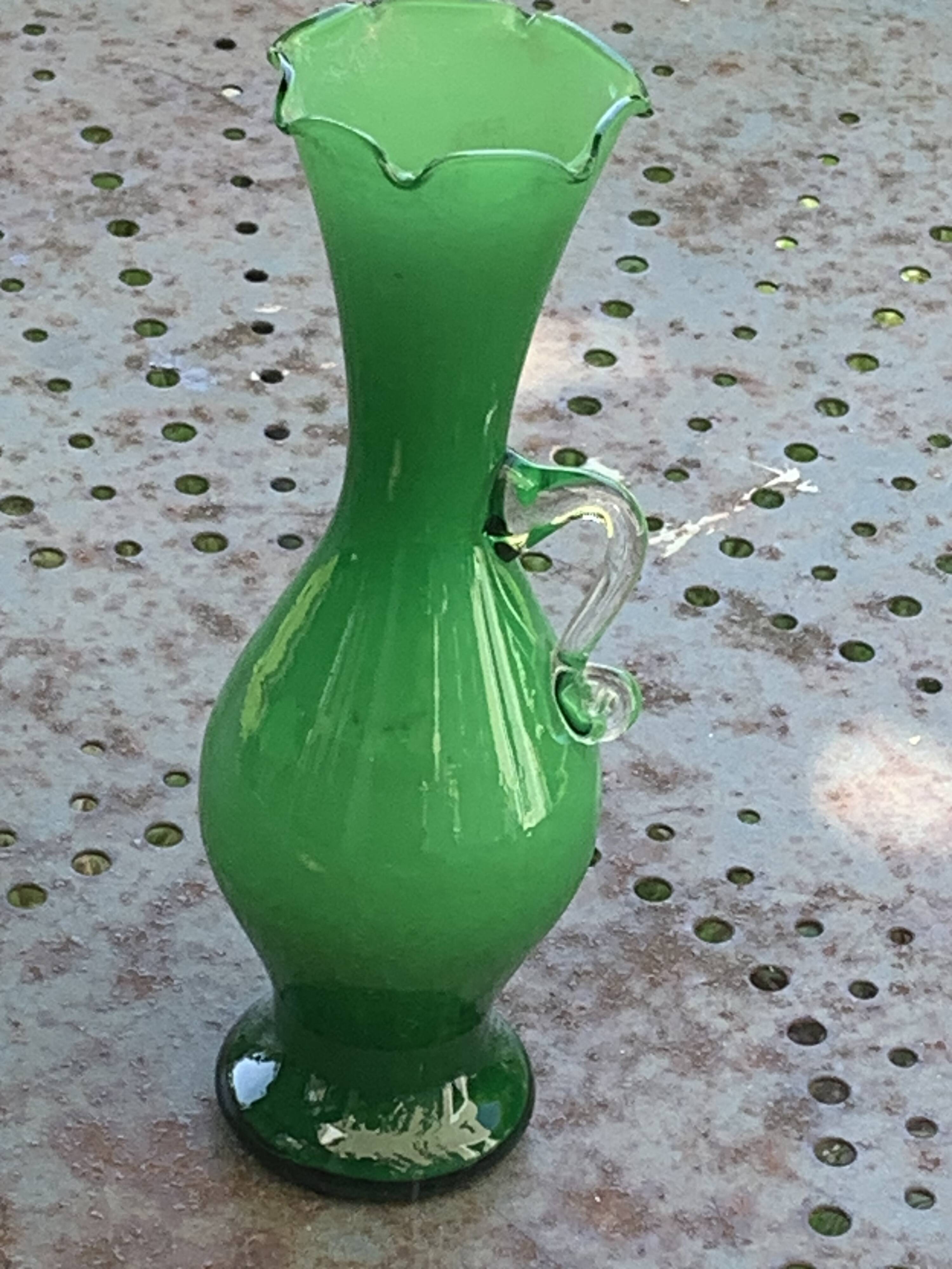 Vase in green opaline and vintage blown glass