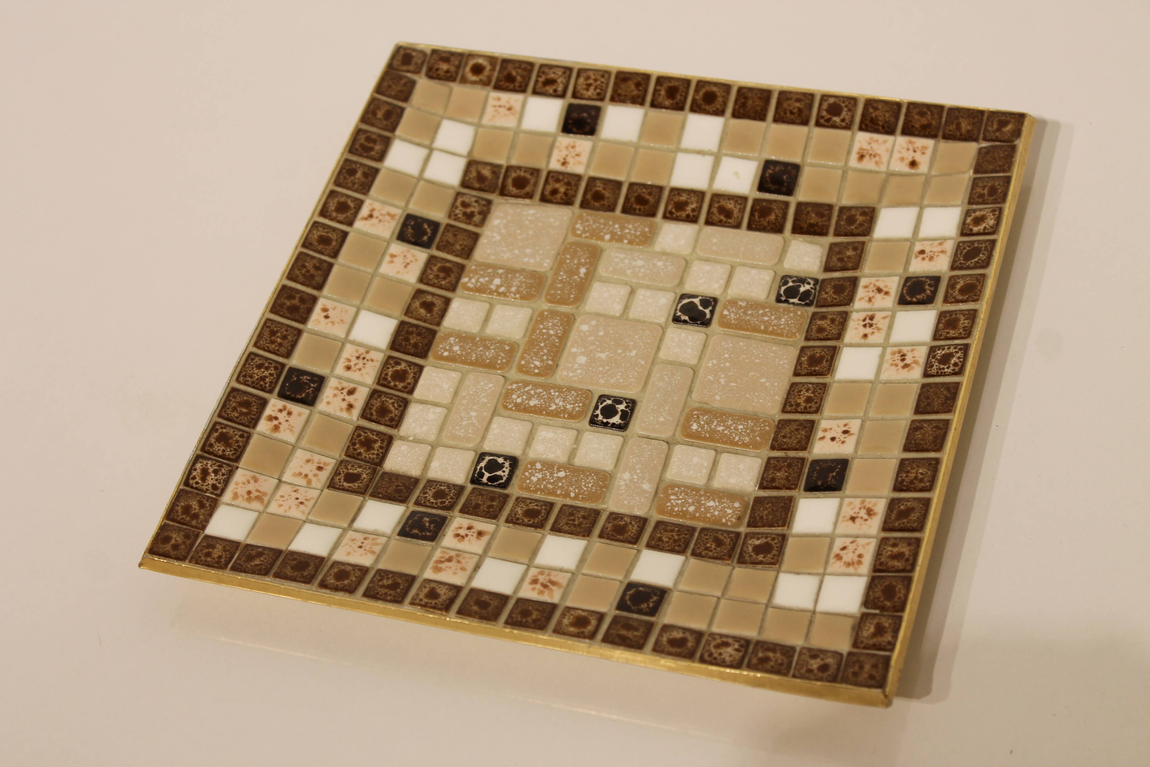 Vintage mosaic pocket emptier