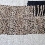 Handmade Berber rug, traditional craftsmanship, size 150 x 250 cm