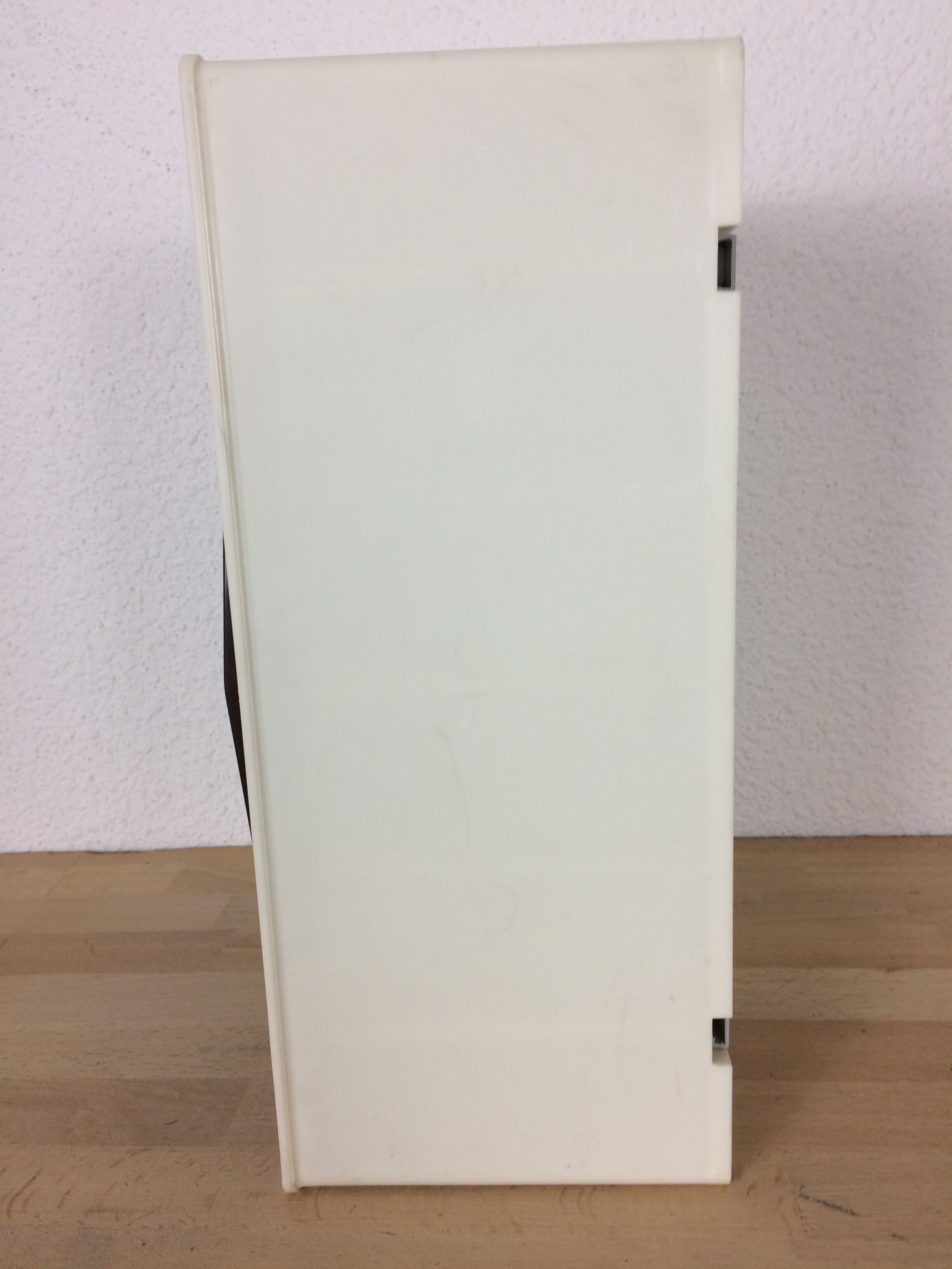 70's vintage medicine cabinet