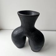 Magnificent Coco Fesse vase in ceramic terracotta Design - 23cm