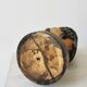 Vase vintage en bois sculpté à la main : motif de vigne, Yougoslavie des années 1970