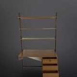 Bibliothèque italienne du milieu du siècle avec bureau.