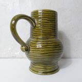 Pichet en barbotine en faïence de Sarreguemines