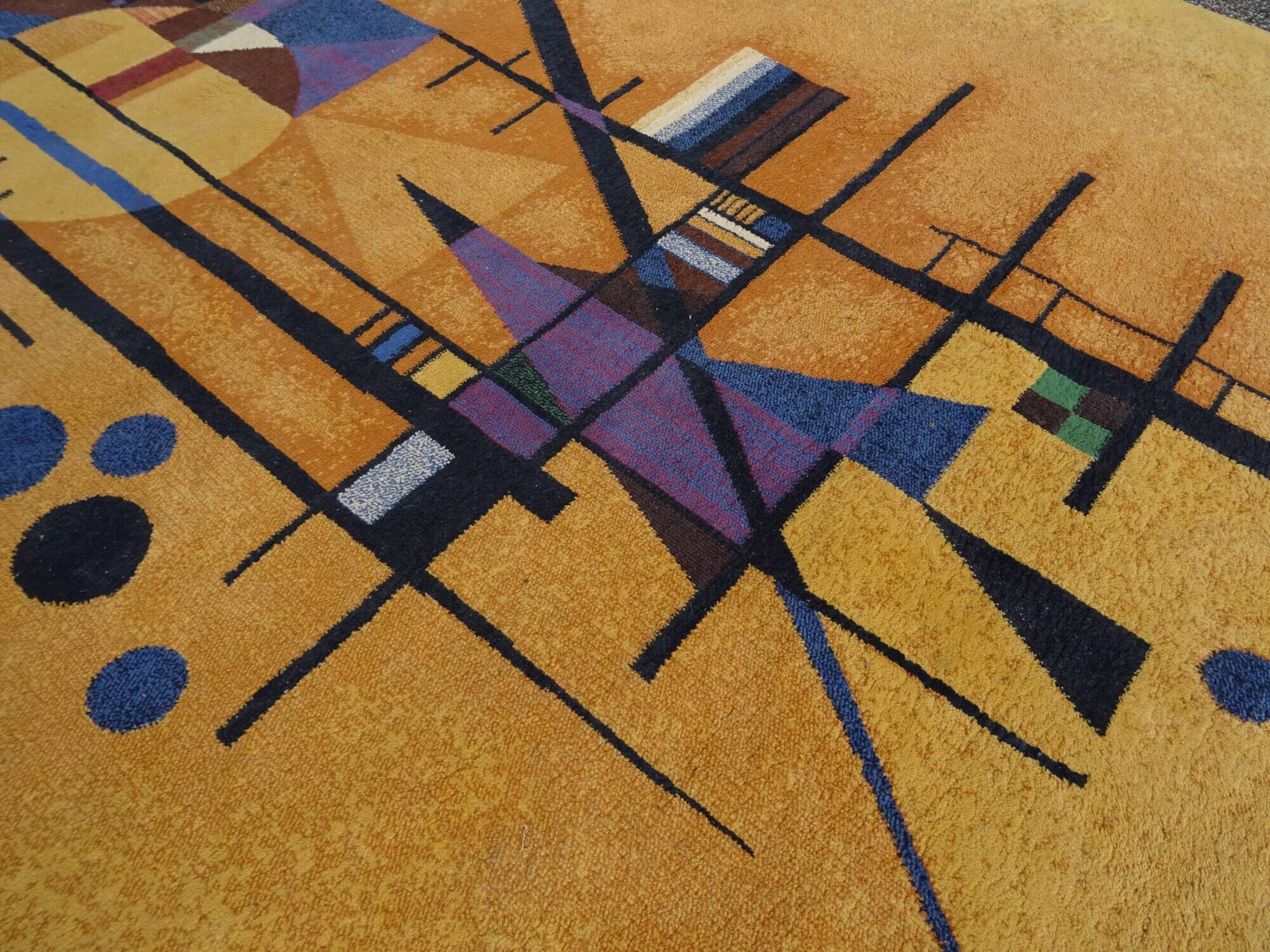Large wool rug in Kandinsky design from the 80s.
