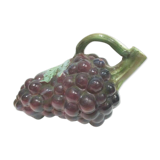 Grape pitcher in dabbling