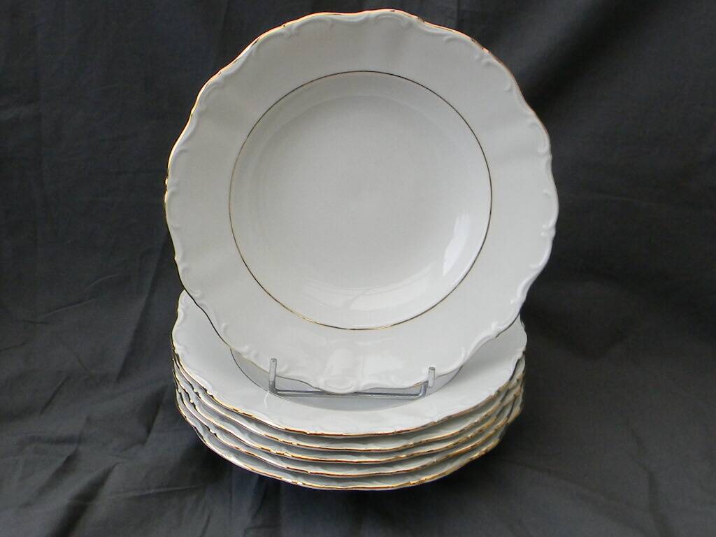 Set of 6 deep porcelain plates. Germany BAVARIA. Gold rim.