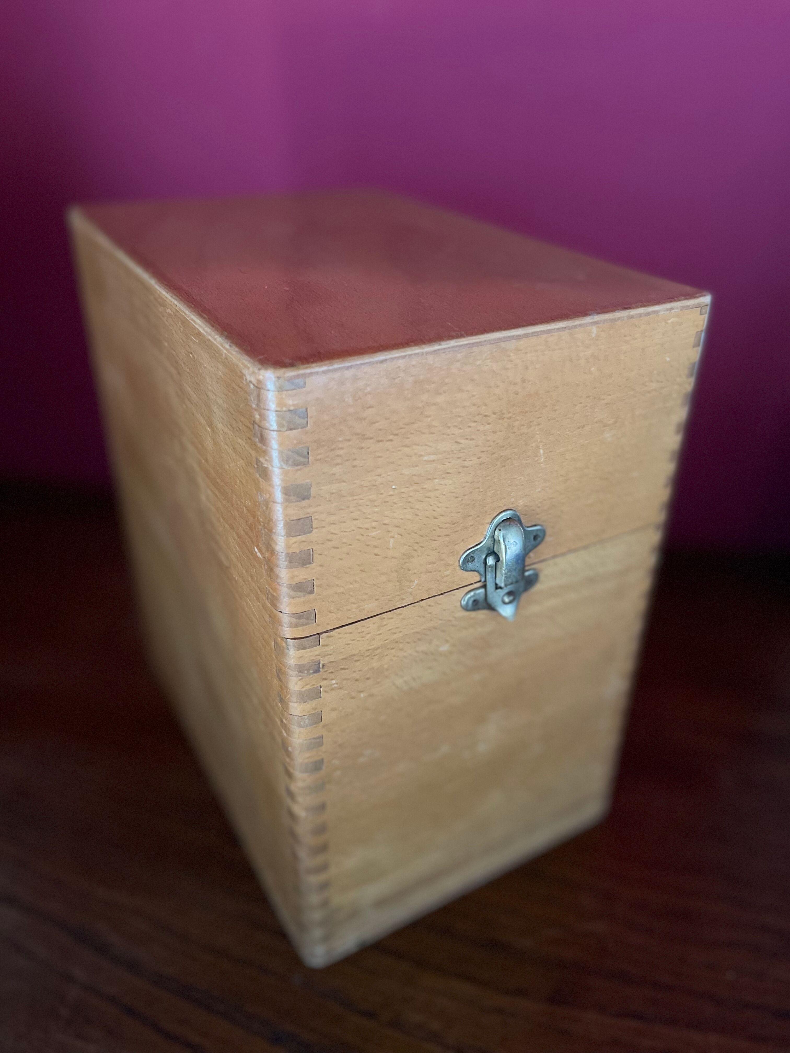 Wooden high box for grading