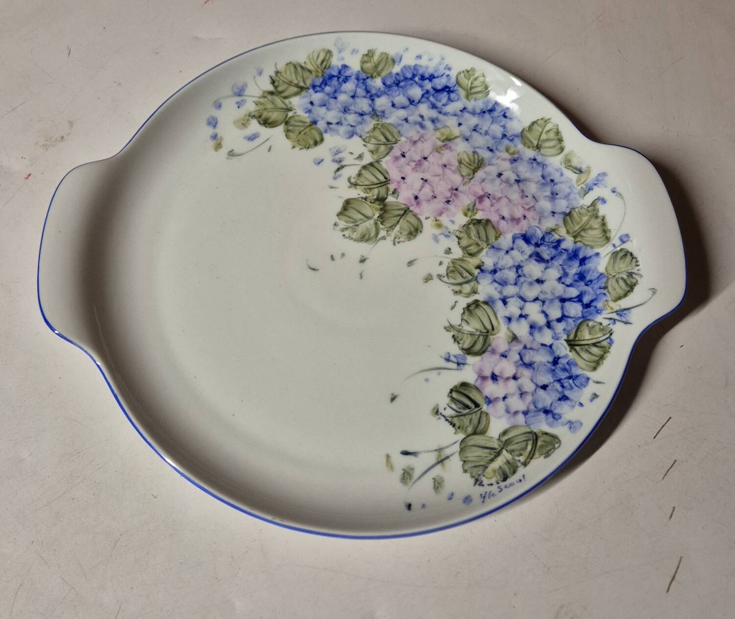 Porcelain pie dish Hutschenreuther 1814 hand-painted table.