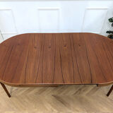 Round Scandinavian table with extensions