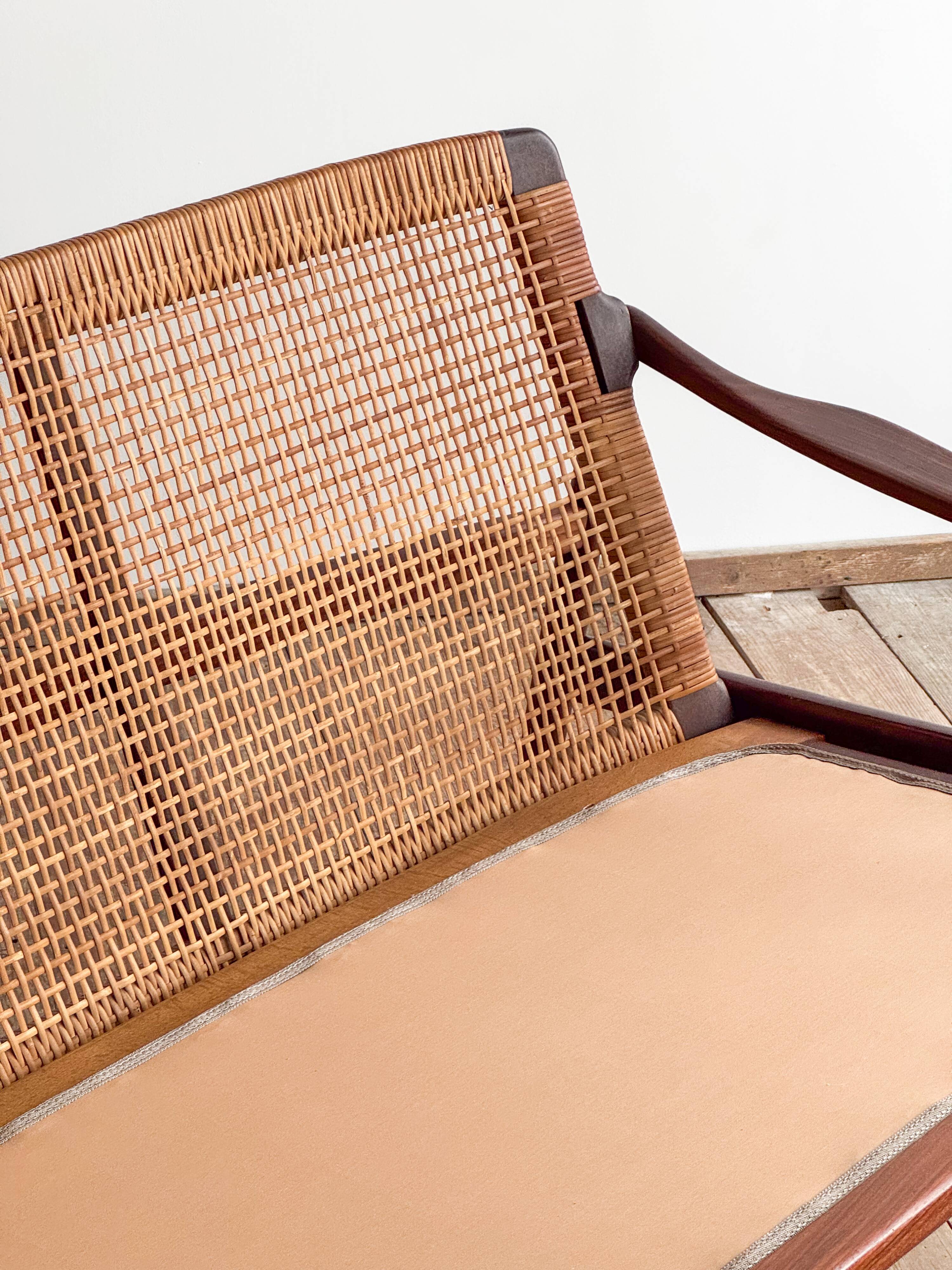 Mid Century Sofa par Hartmut Lohmeyer, teck et cannage