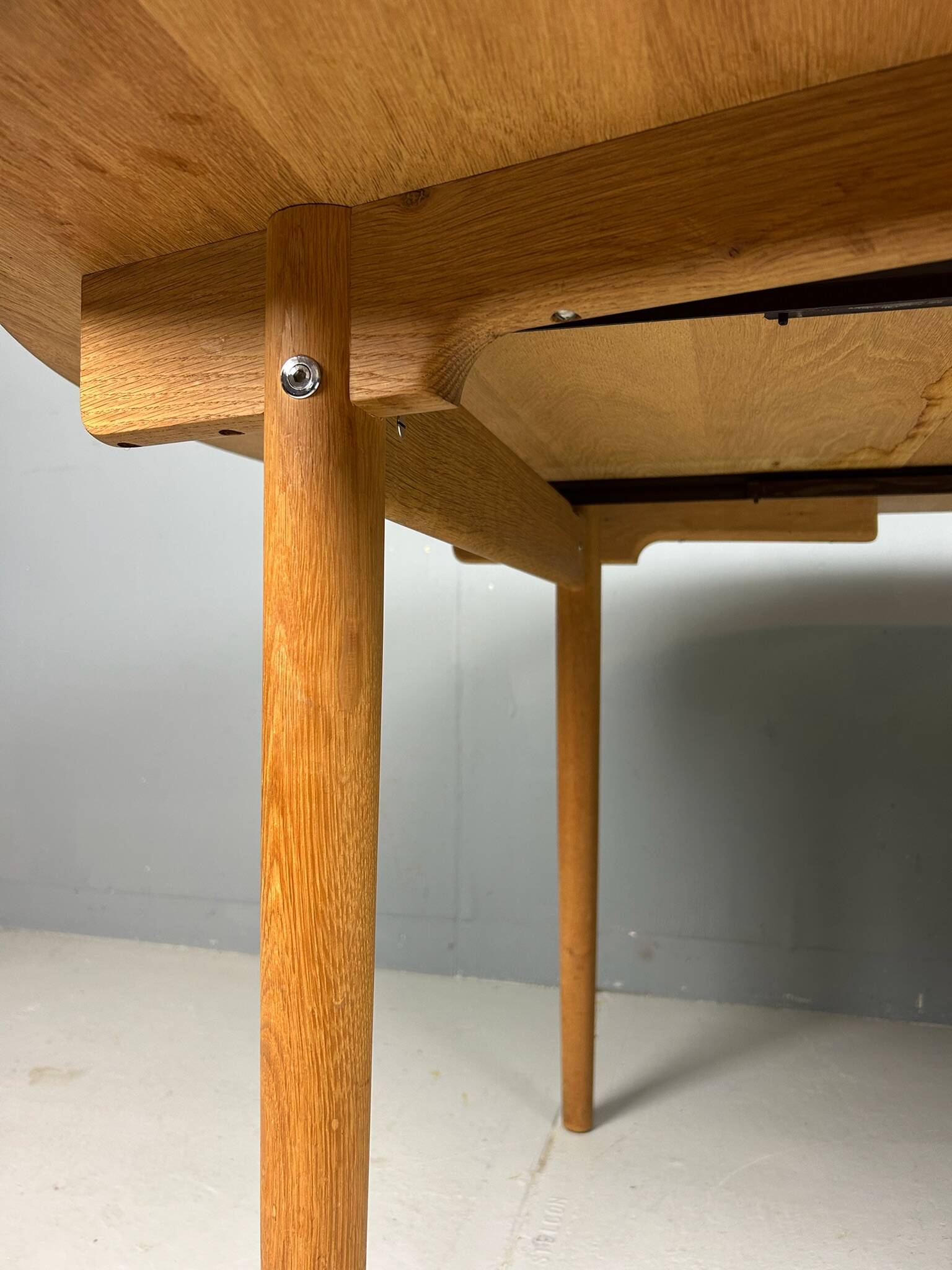 Hans J. Wegner round PP70 extendable dining table for Andreas Tuck, Denmark 1970