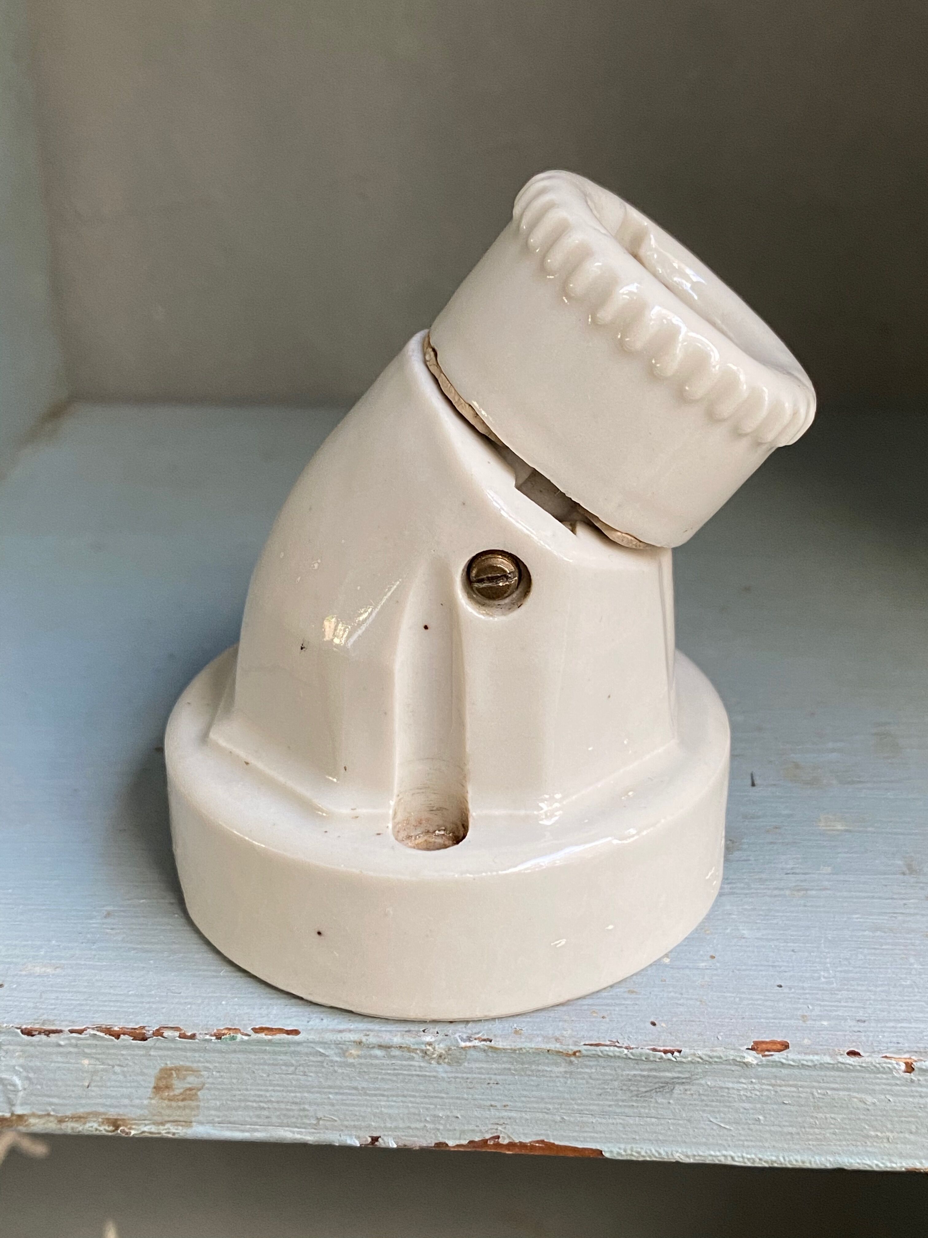 Porcelain wall lamp