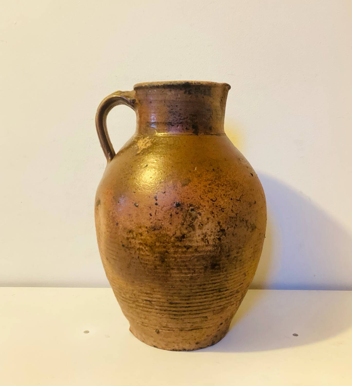 Impressive terracotta pitcher from the 19th century, entirely handmade.