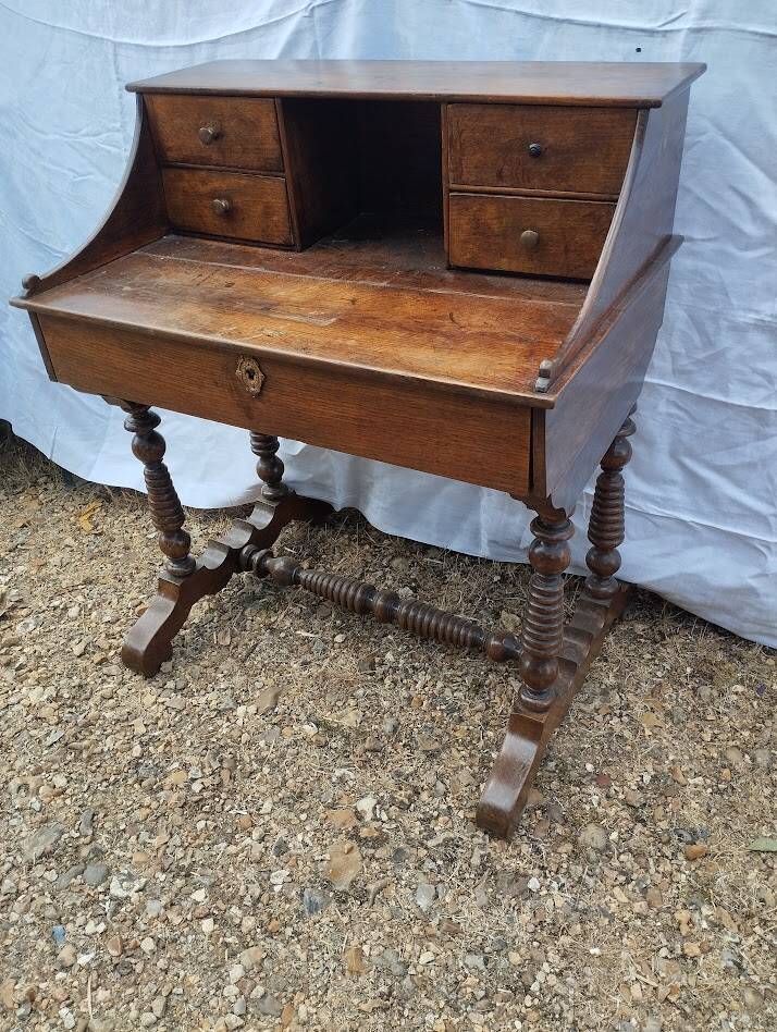 Victorian oak graduated desk – circa 1890-1910.