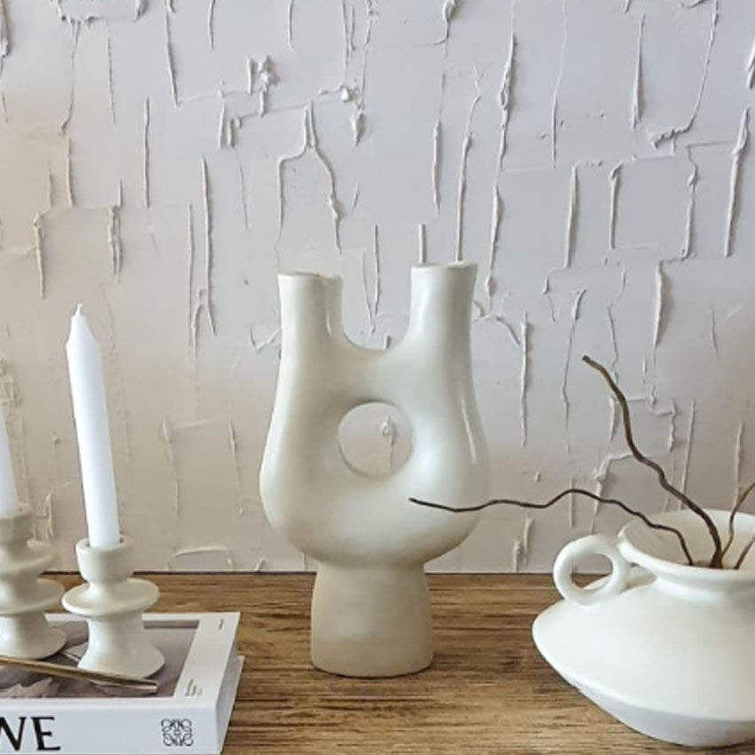 Vase forme organique en tadelakt blanc