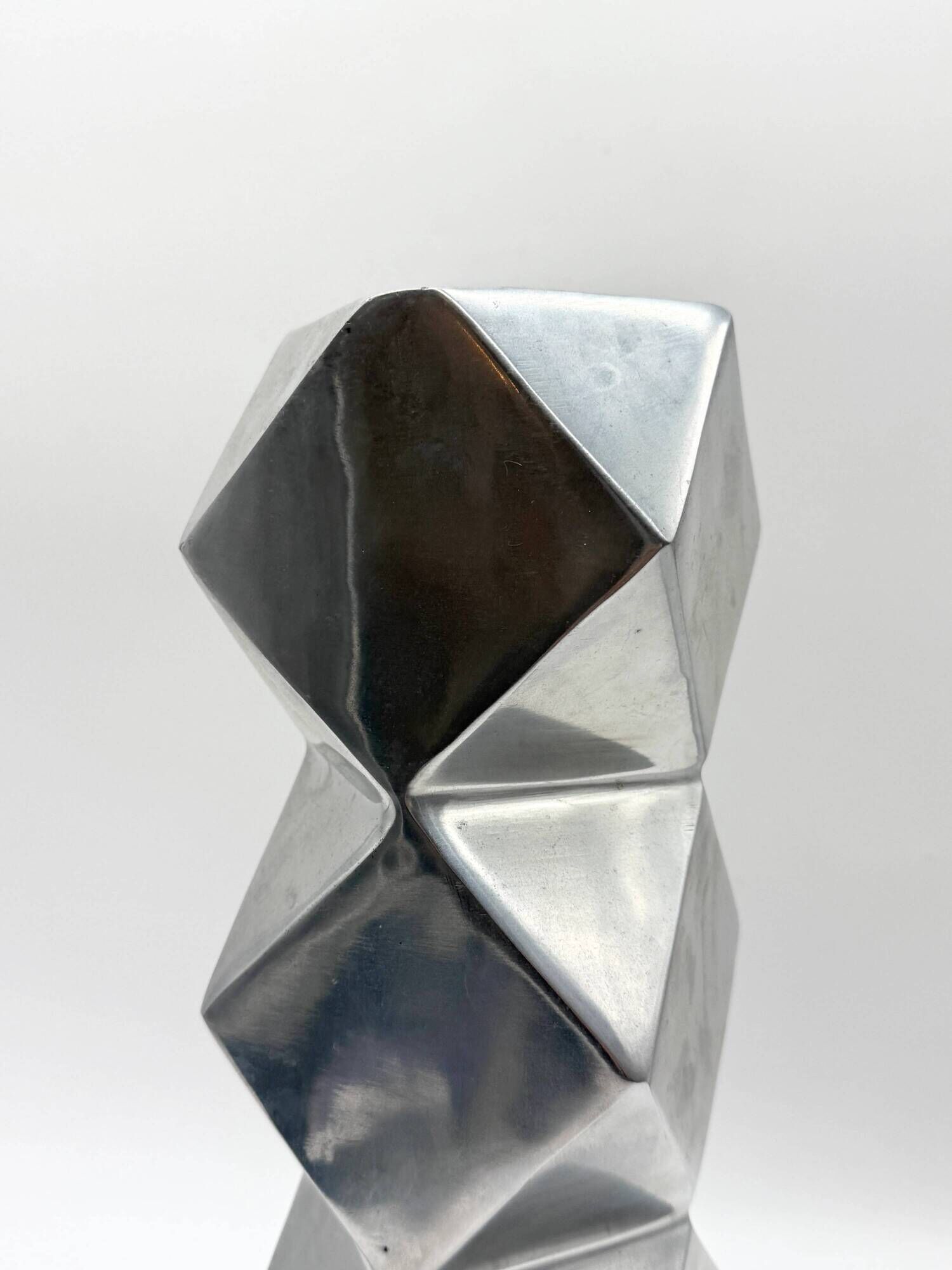 Vase sculptural en fonte d’aluminium, 1970