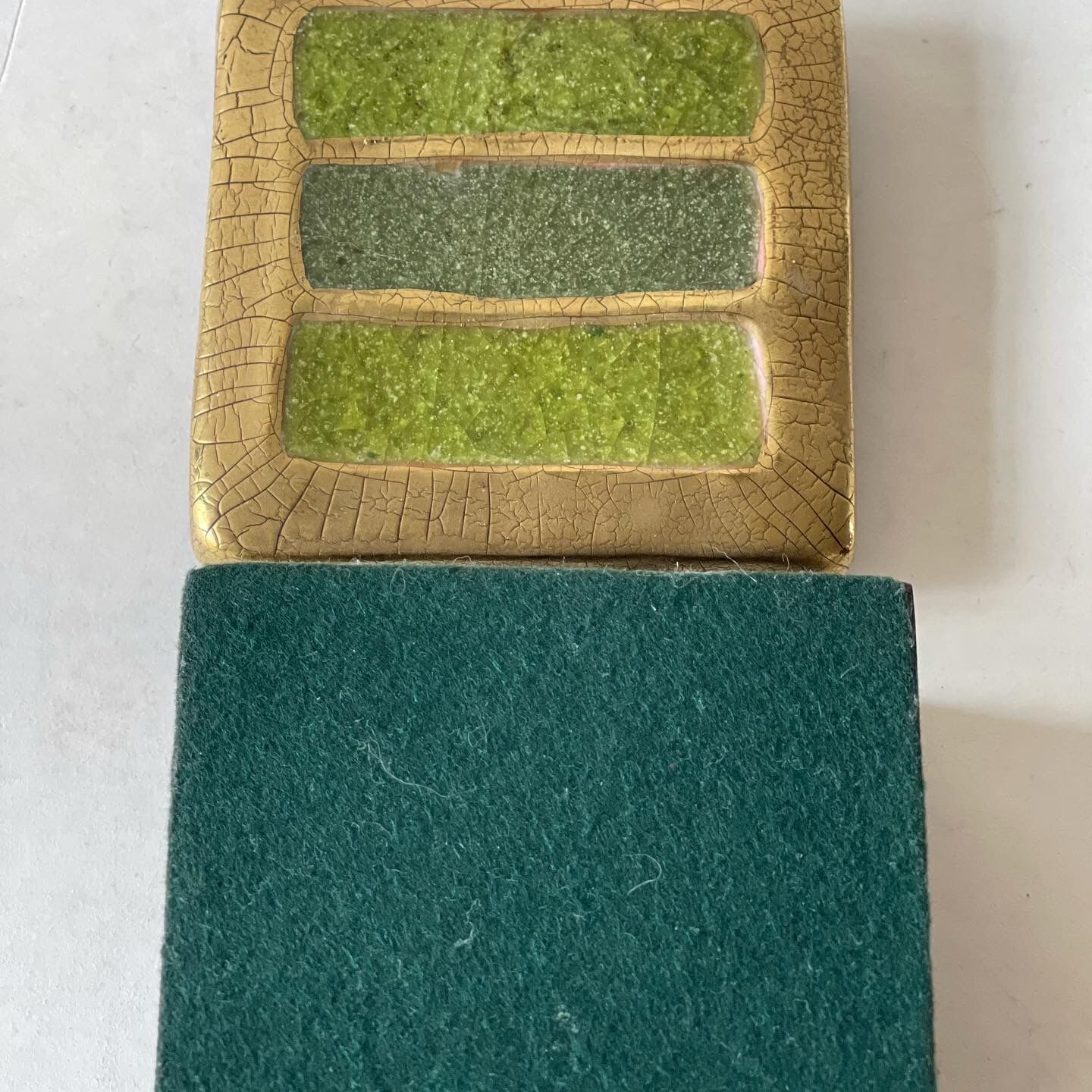 Ceramic box by Mithe Espelt