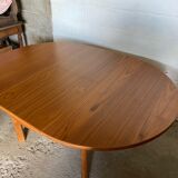 Scandinavian extendable table in teak