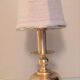 Lampe en laiton brossé et abat jour en laine  ecru  vintage années 70