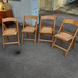 “Space saving” dining set