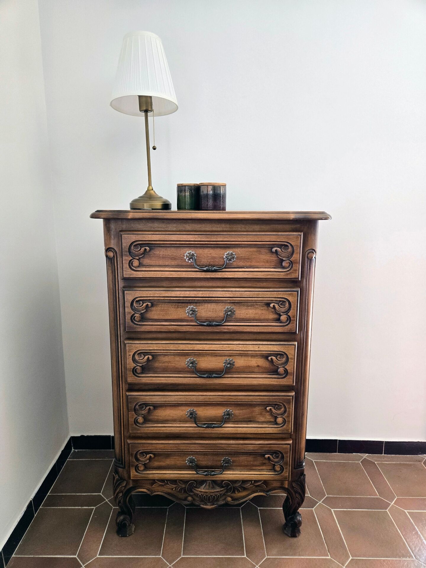Antique chest of drawers with 5 solid wood drawers (Louis XV style)