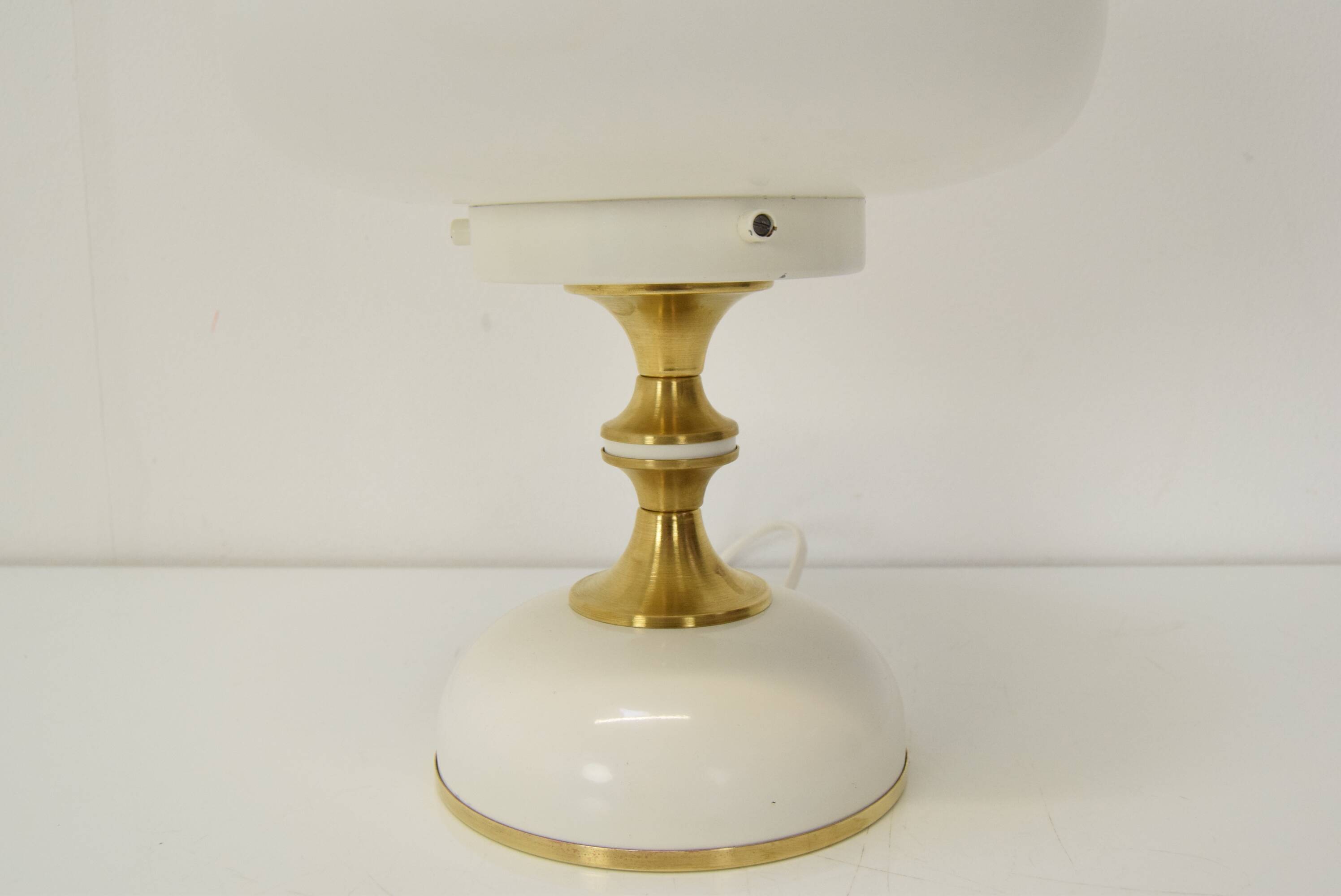 Lampe de table élégante/Napako, Tchécoslovaquie, années 1970.