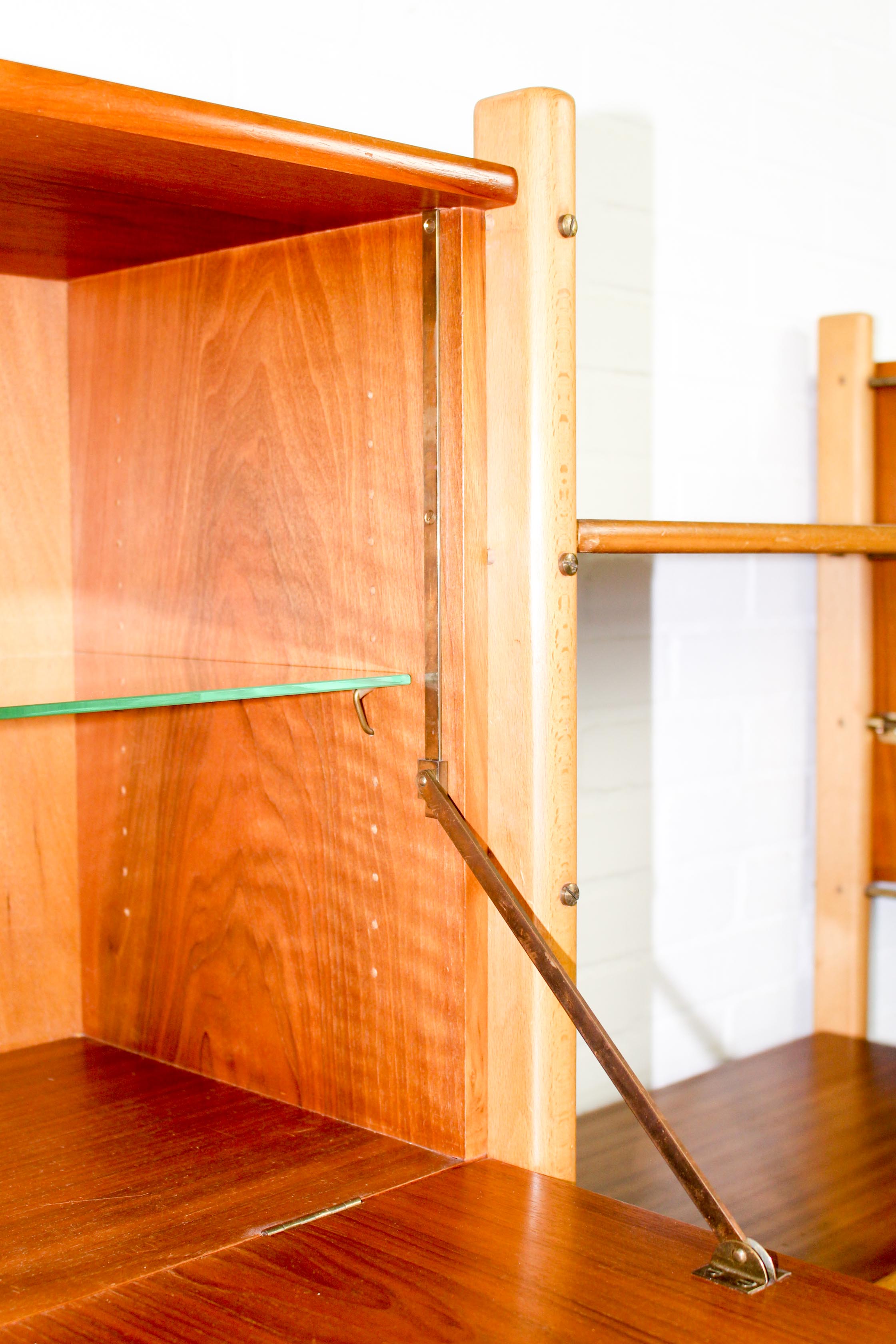 William Watting walnut wall rack Fristho Franeker, 1956